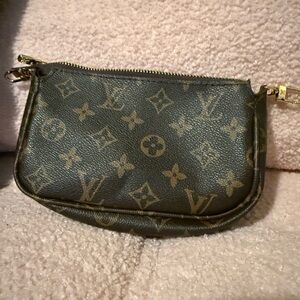 Louis Vuitton Monogram Clutch - Brown